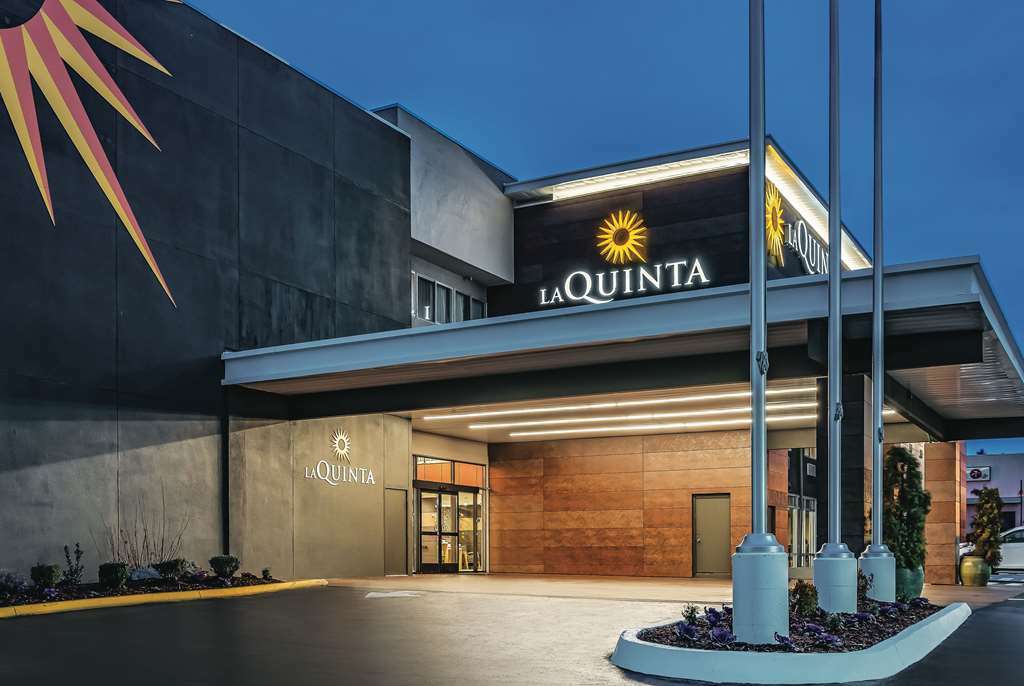 La Quinta By Wyndham Seattle Federal Way Hotel Exterior photo
